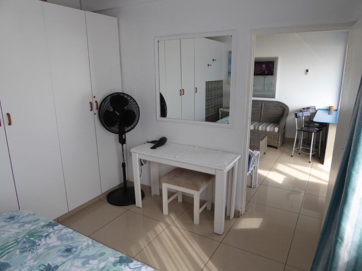 Seaview Apartment Amanzimtoti Exterior foto